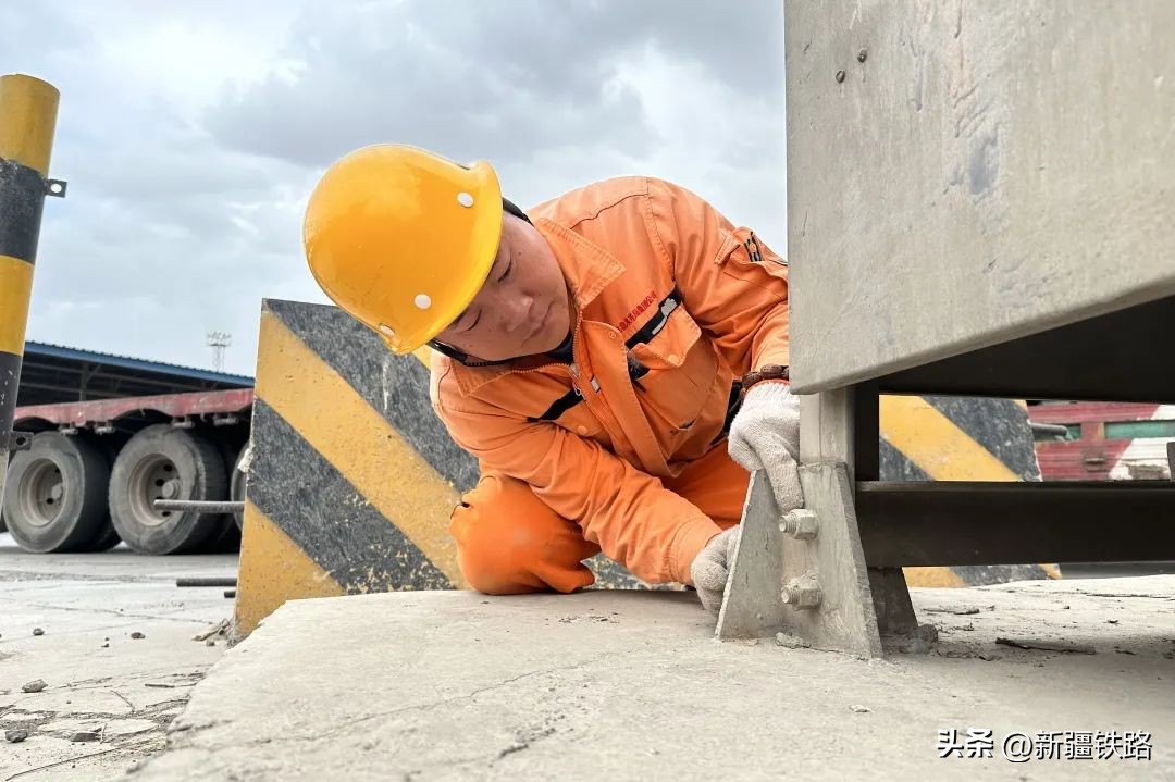 钳工生活小技巧_钳工手法_钳工的技巧