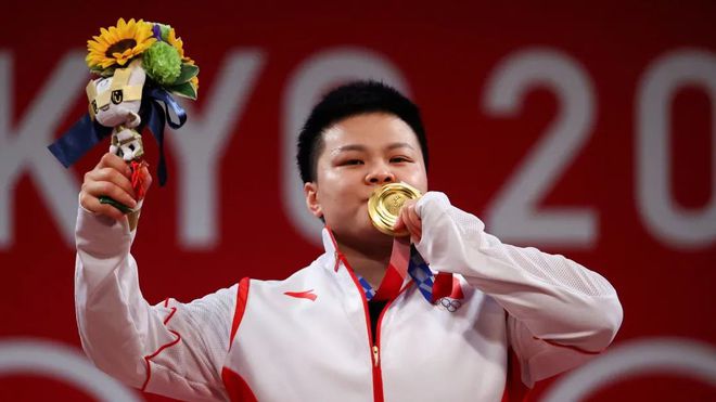 中国举重奥运冠军能拿多少钱_奥运会举重中国获奖选手_奥运能举重冠军钱拿中国吗